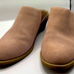 Kelsi Dagger slip on booties, size 7